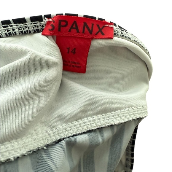 SPANX 2372 Zigzag Loop Tankini Black & White Swim Top Size 14 - Picture 7 of 10